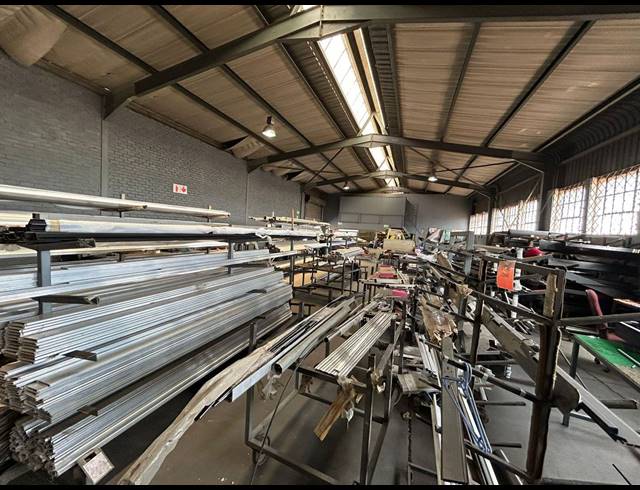 486M² WAREHOUSE TO LET IN SPARTAN